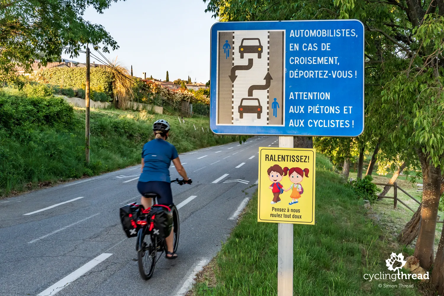 A "2 minus 1" road in Provence