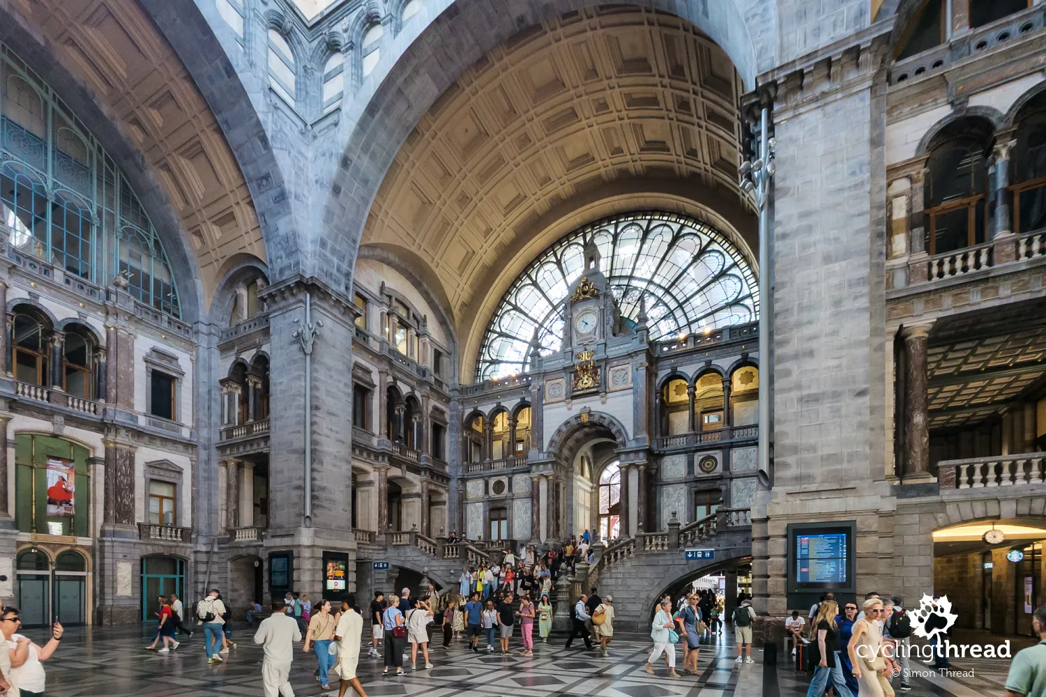 Antwerpen-Centraal, the main railway station
