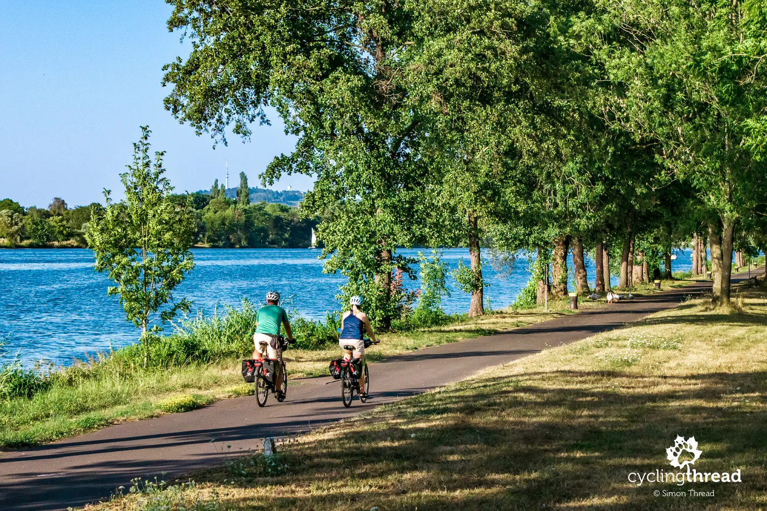 Cycle path ahead of Trier