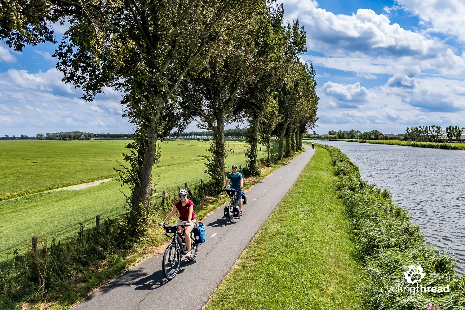 The cycle path along the North Holland Canal