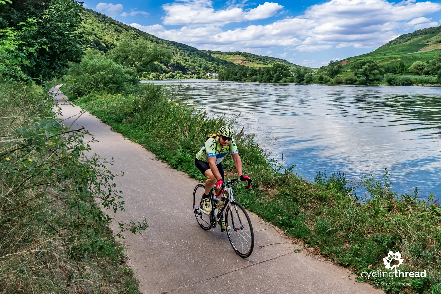 The cycle path along the Zeller Hamm bend