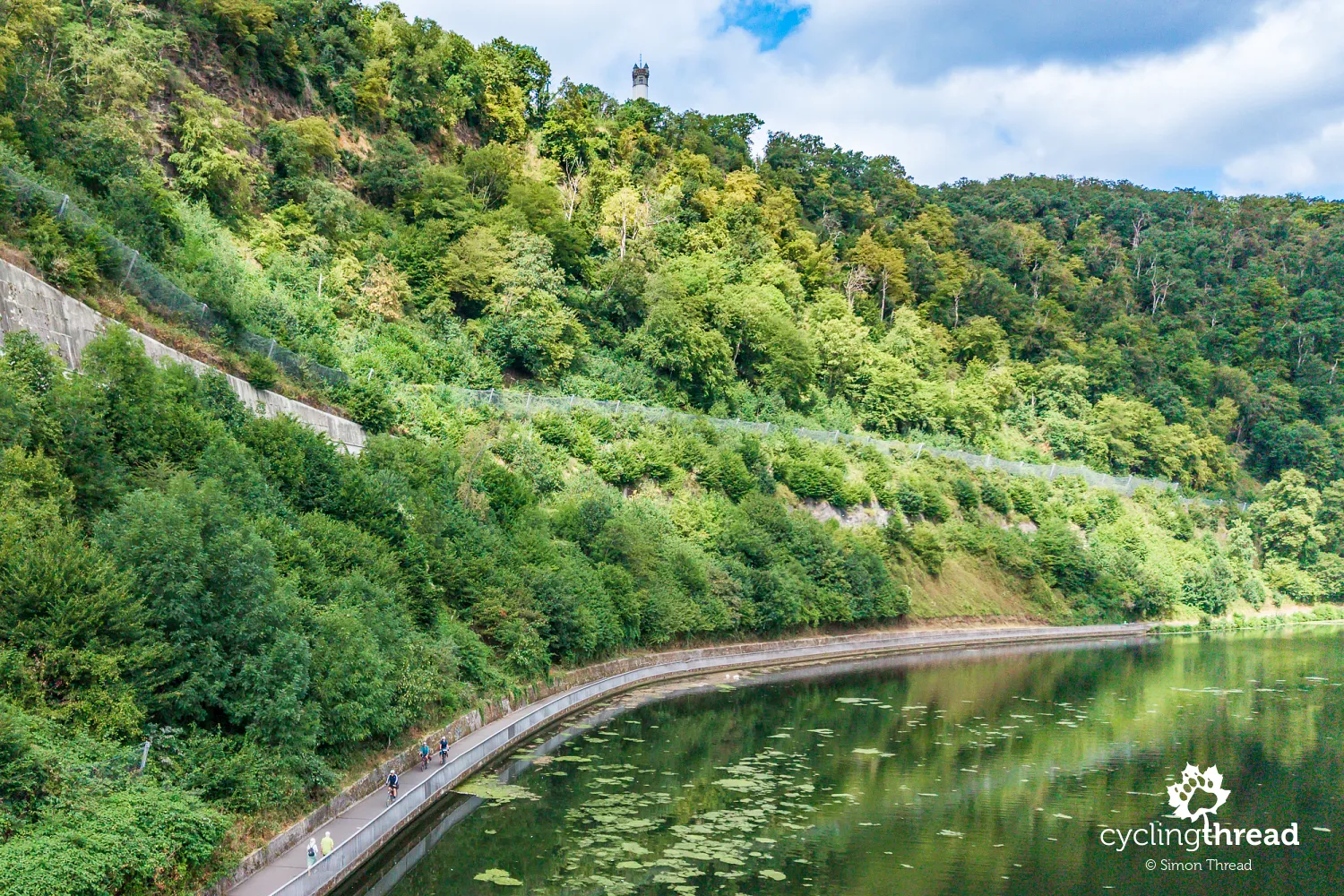A cycle path below the Harkortturm