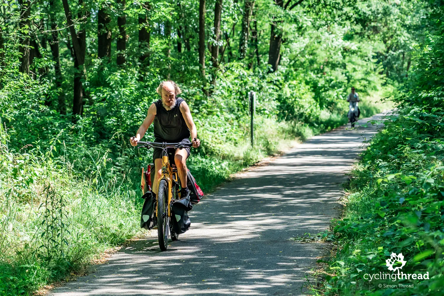 Cycling along the F75 cycle highway