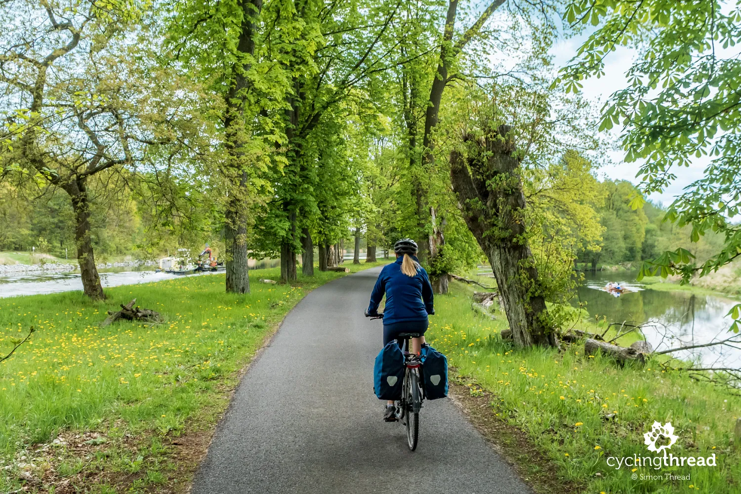 Cycling road between the Spree and the Oder-Spree Canal