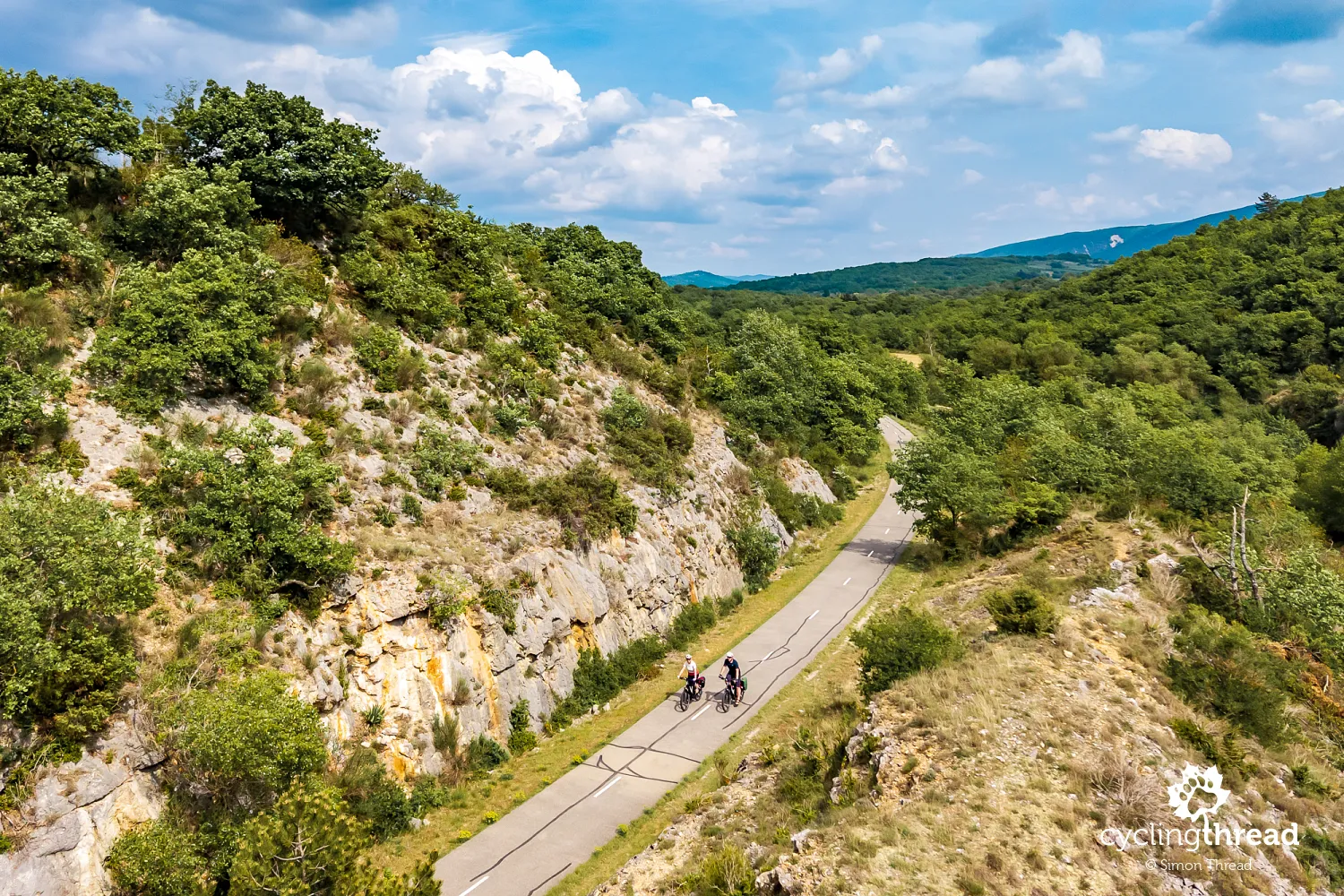 The former railway Véloroute du Calavon