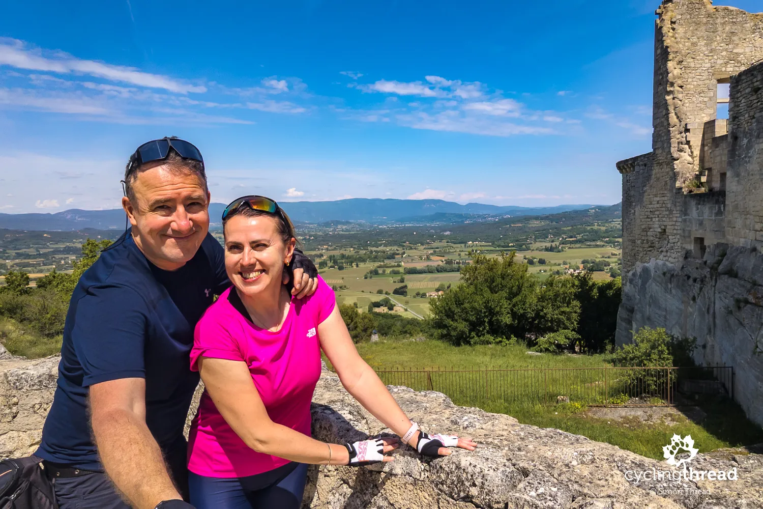 Happy cyclists in Luberon