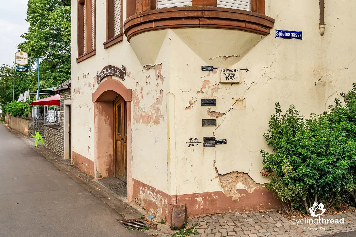 Historical water level markers in Neumagen-Dhron