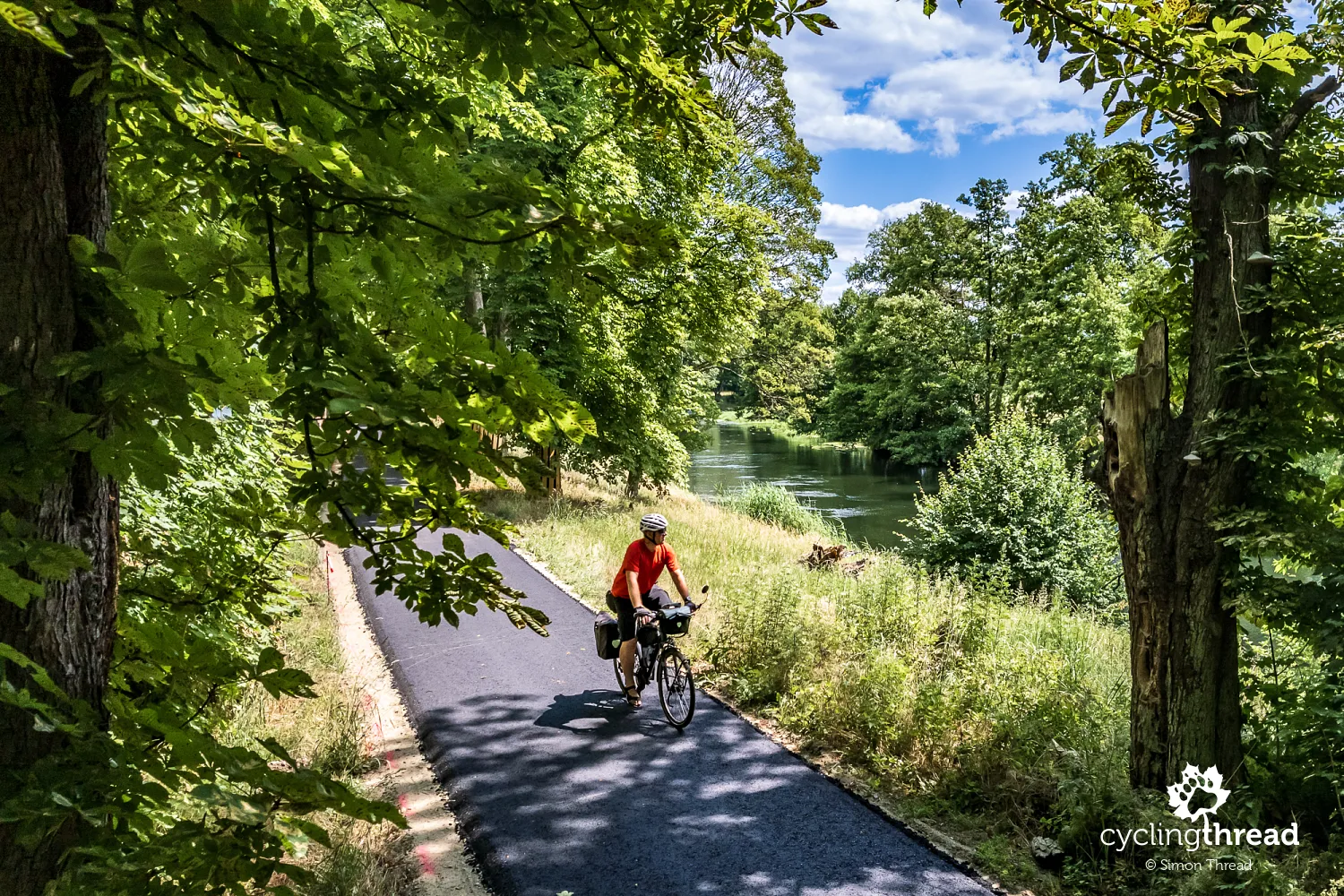 New cycle path along the Spree