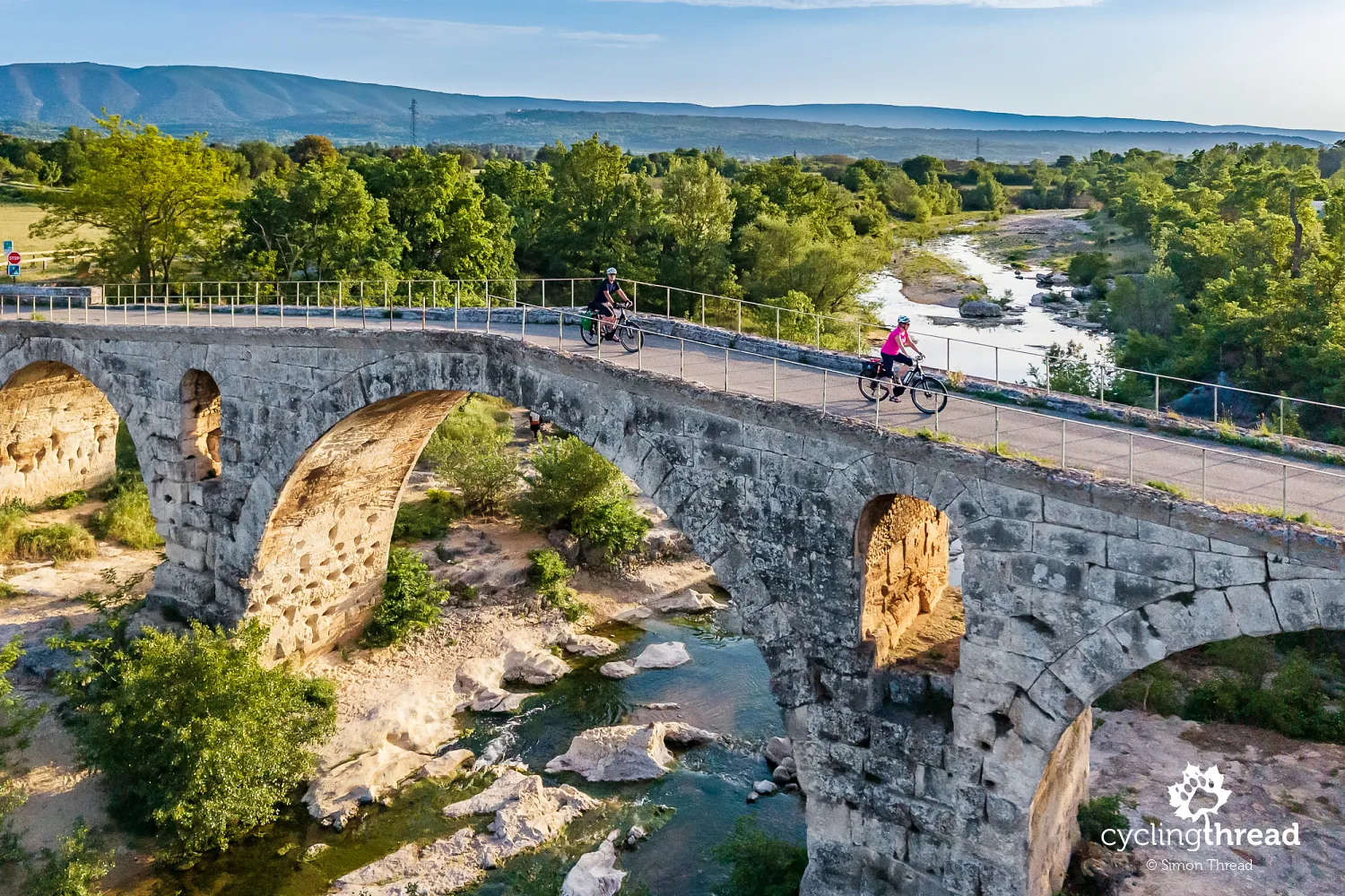 Pont Julien on Véloroute du Calavon