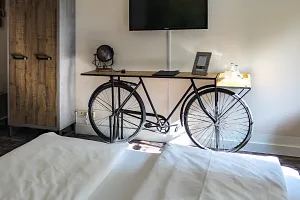 A unique bicycle table at a&nbsp;hotel in&nbsp;Cottbus